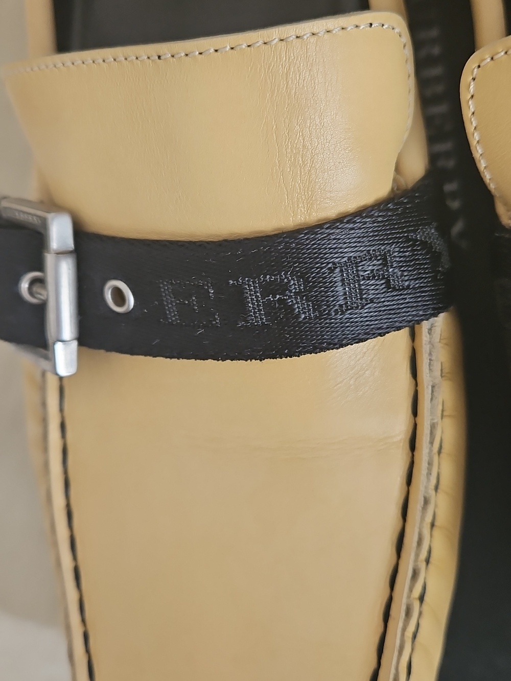 Burberry Loafers Shoes, Size 40/9.5. - Picture 3 of 16